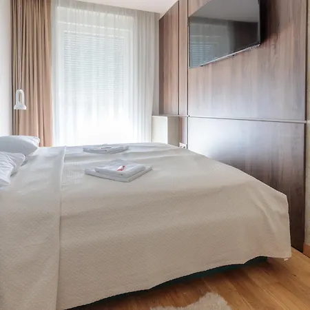 Donner Luxury Апартаменты